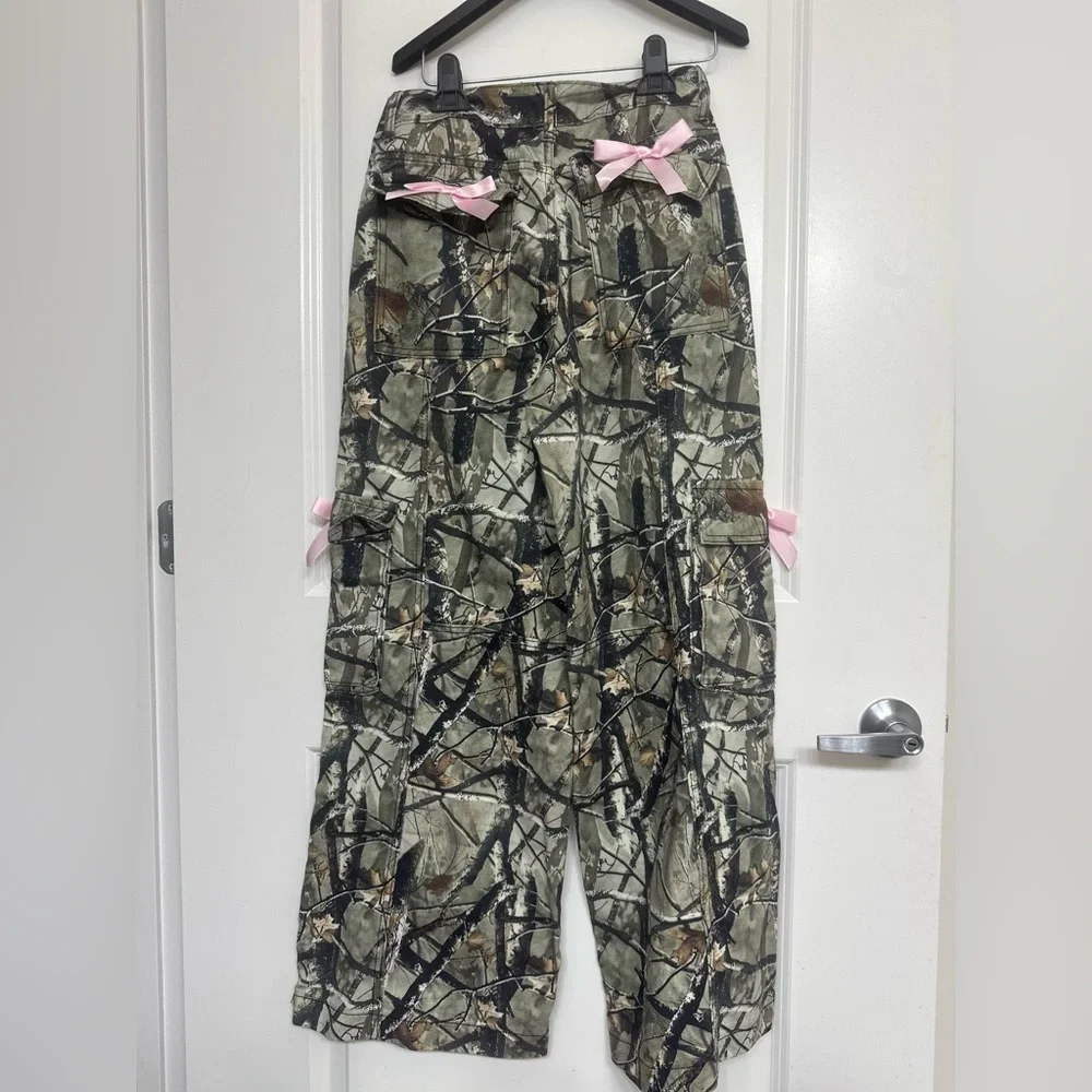 Romwe Camo Cargo Bow Pants Sz S US4 | Send Offer | Pink Ribbon Detail - Picture 3 of 4